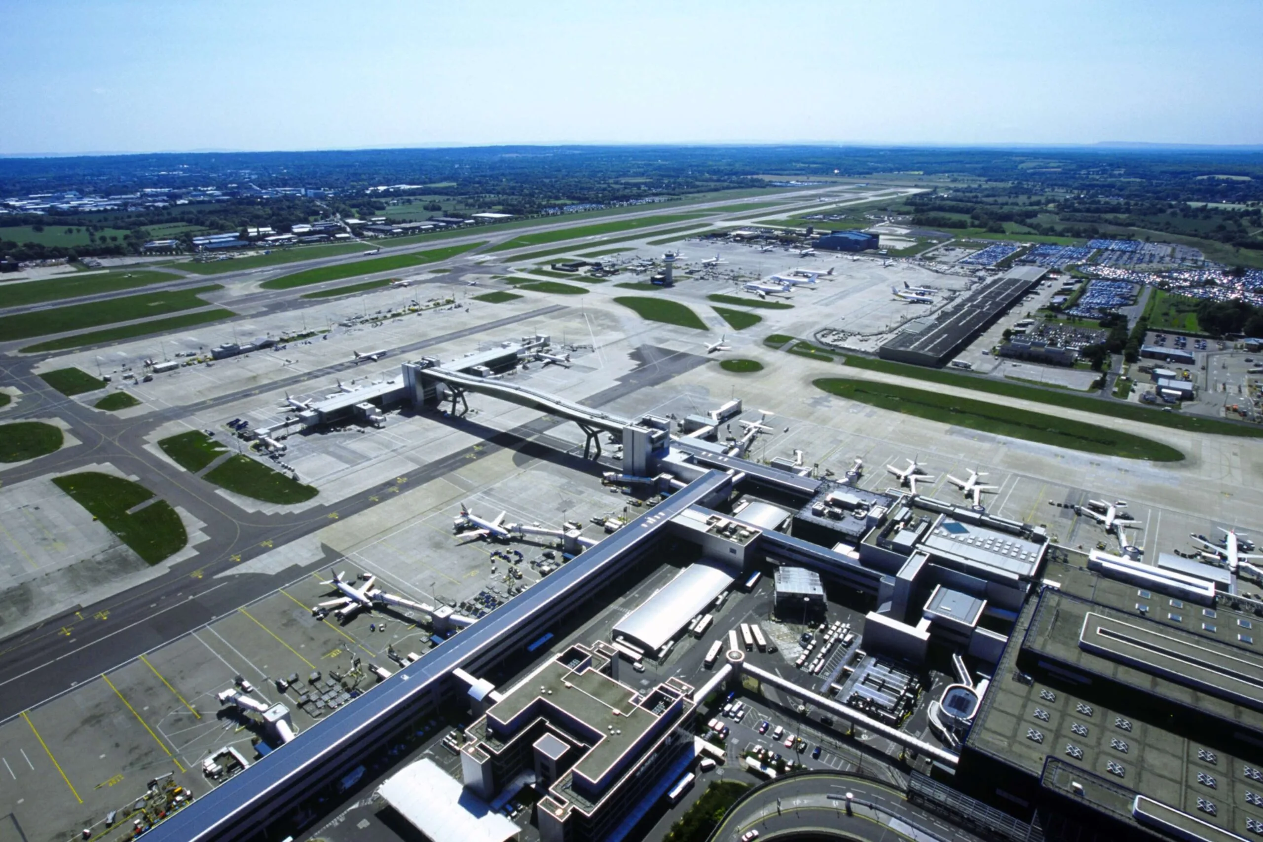 Gatwick Airport To Bracknell Taxi